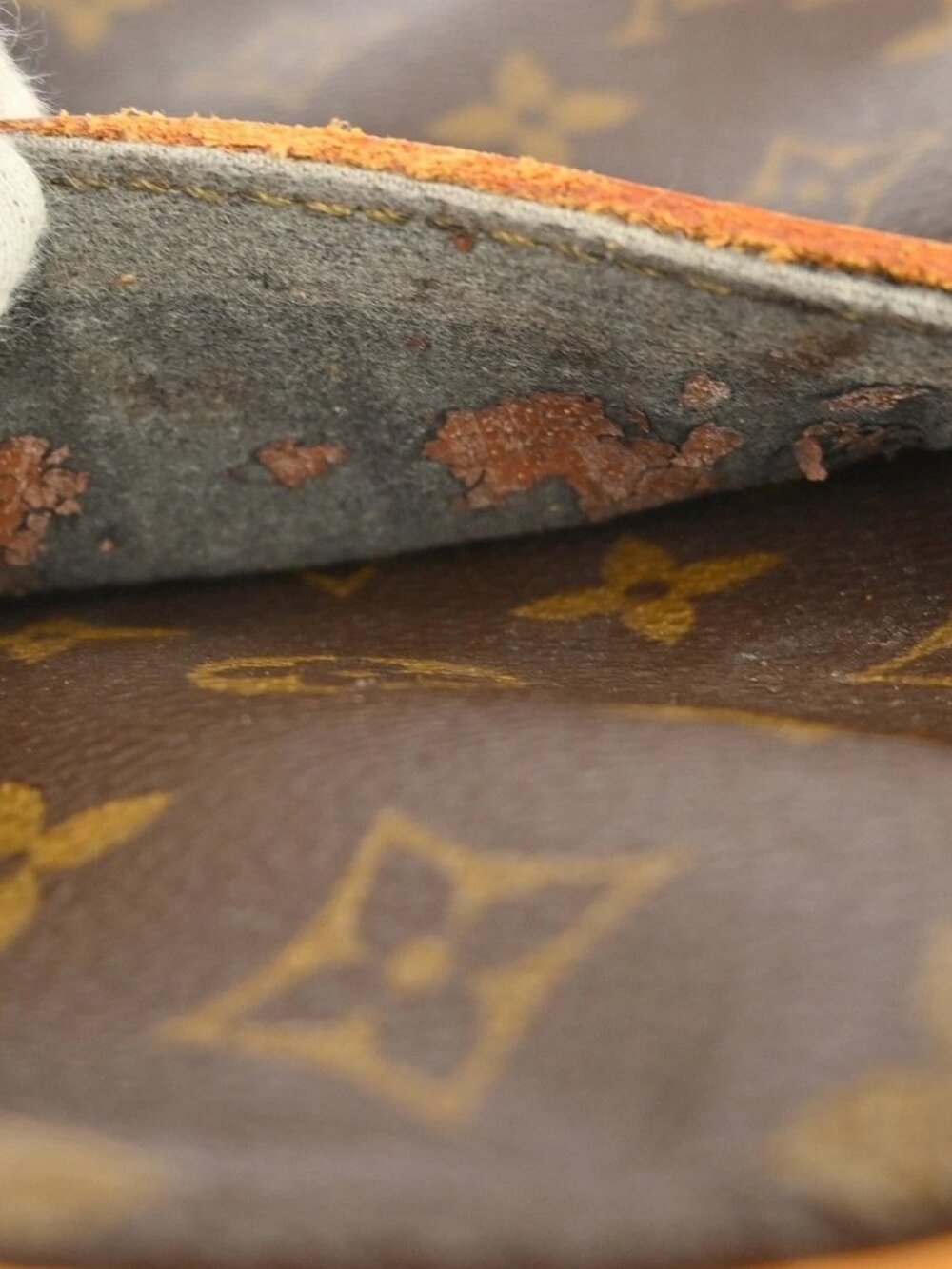 LOUIS VUITTON DANUBE CROSSBODY SHOULDER BAG - Picture 15 of 15